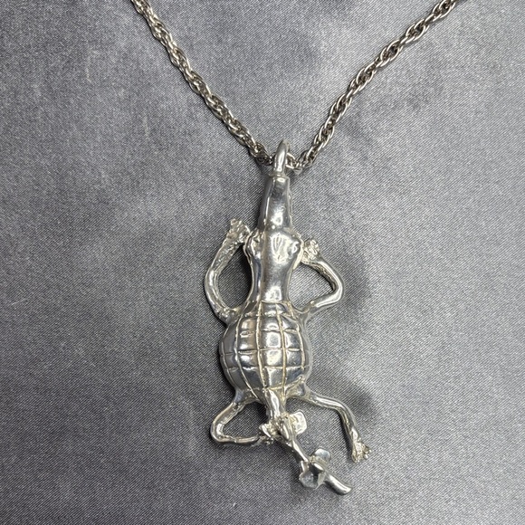 Kenneth Jay Lane Silver Alligator Necklace - Picture 1 of 3